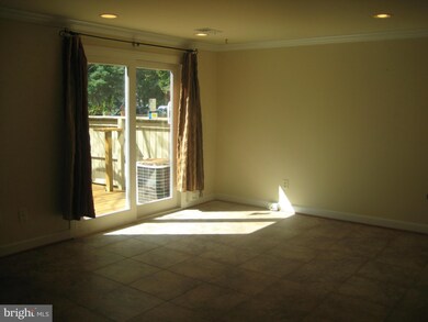 9281 Chadburn Place, Montgomery Village, MD 20886 - photo 5