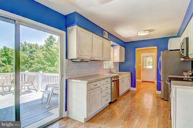 11805 Rivershore Dr, Dunkirk, MD 20754 - photo 4