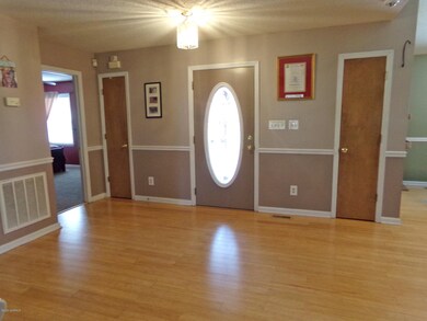 509 Maize Ct - Entry