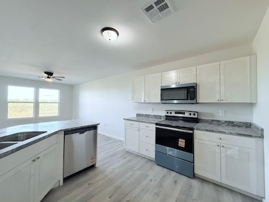 3004 Fountain Dr, Salina, KS 67401 - photo 3