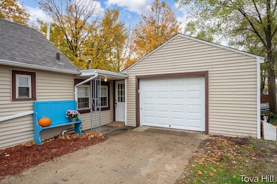 3-web-or-mls-192 Dix St-3