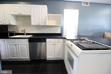 810 5th St NE, Washington, DC 20002 - photo 3