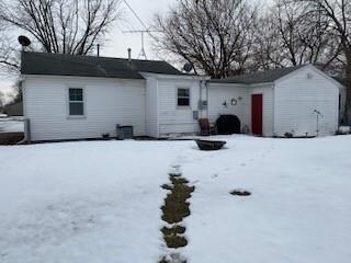 307 E 22nd St S, Newton, IA 50208 - photo 6