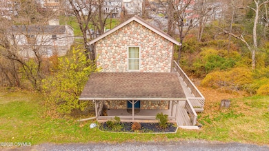 1009 Railroad St, Danville, PA 17821 - photo 3