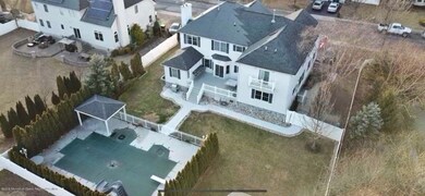 2 Nappi Court