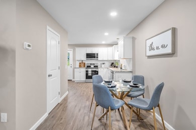 121 Putnam Cir, Springfield, MA 01104 - photo 2