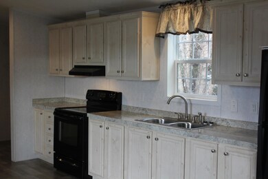 13 Dunlop Ave, Mechanic Falls, ME 04256 - photo 4