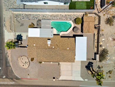 Large Lot 2 Side Parking Areas