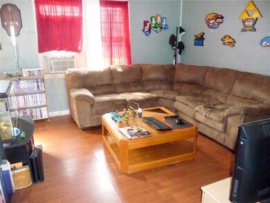 Living Room Living rm with nice laminate floor