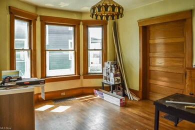 Dining room with a bay window.