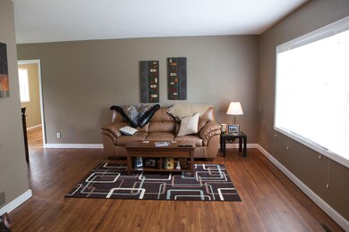 1513 Oak Street-6