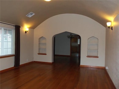 1127 N Broadway Ave, Shawnee, OK 74801 - photo 4