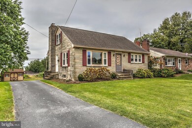 262 Locust St, New Holland, PA 17557 - photo 2