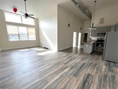 374 W Main St unit 202, Bath, PA 18014 - photo 2