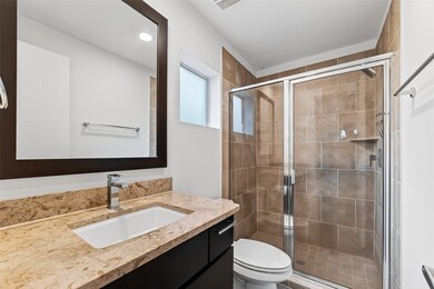 1817 Crockett St unit C, Houston, TX 77007 - photo 7