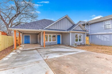 920 W Coffin St, Denison, TX 75020 - photo 2