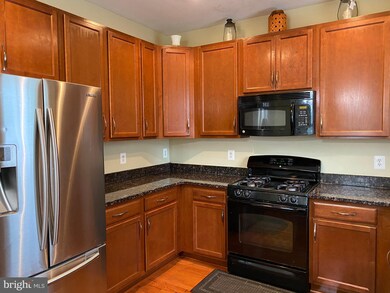 4915 Potomac Highlands Cir, Triangle, VA 22172 - photo 3