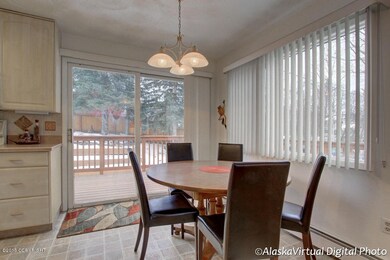 Dining to Kitchen