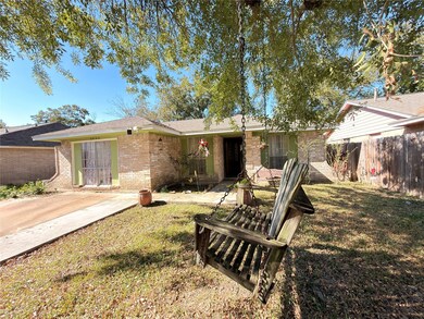 6406 Tall Willow Dr, Houston, TX 77088 - photo 2