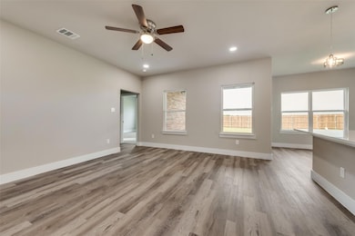 660 S Garrett Ave, Ennis, TX 75119 - photo 5