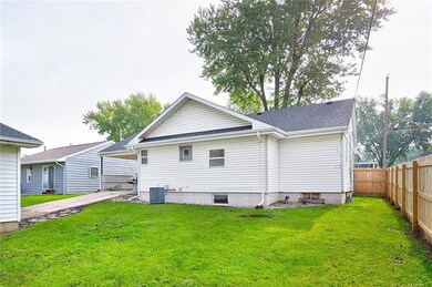 4138 56th St, Des Moines, IA 50310 - photo 5