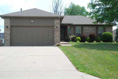 7612 Newton Ct, Louisville, KY 40228 - photo 2