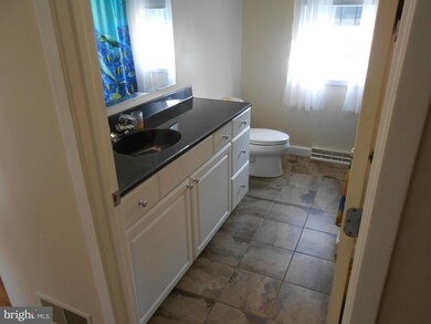 1136 Hollywell Ave, Chambersburg, PA 17201 - photo 7