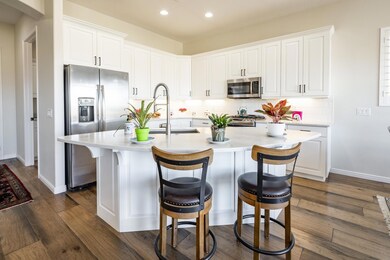 6_0600-Kitchen_1800x1200_3773384