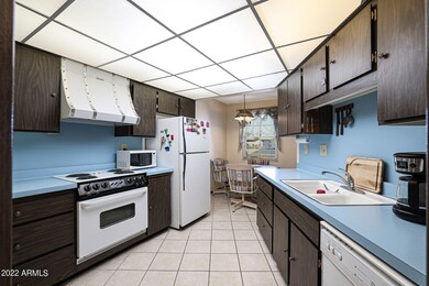 17410 N Boswell Blvd, Sun City, AZ 85373 - photo 3