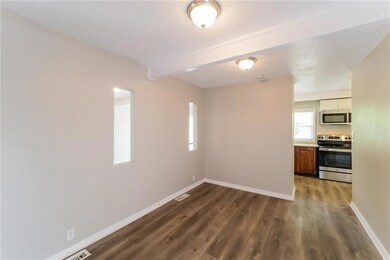 208 E 165th St, Belton, MO 64012 - photo 4