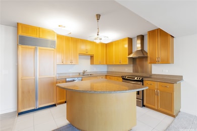 Moana Pacific unit I605, Honolulu, HI 96814 - photo 2