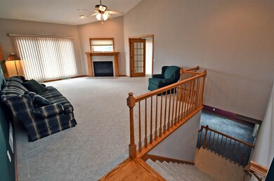 814 Fox Run Ct, Oregon, WI 53575 - photo 3