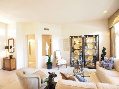 Light and Bright Livingroom