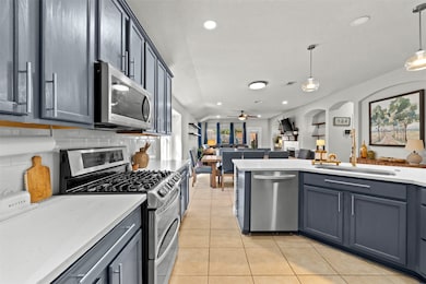 2401 Creekdale Dr, Denton, TX 76210 - photo 4