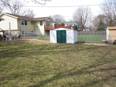 2212 Birch Ln, Rolling Meadows, IL 60008 - photo 2