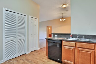 5201 Playpen Dr unit 87, Jacksonville, FL 32210 - photo 5