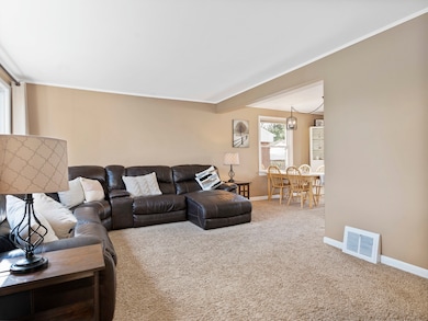 9856 Drury Ln, Westchester, IL 60154 - photo 6