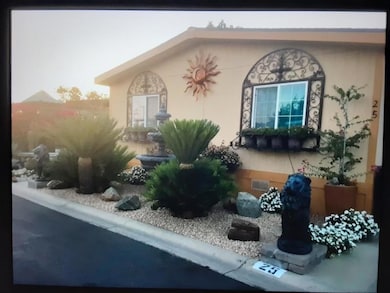 2575 S Willow Ave unit 25, Fresno, CA 93725 - photo 3