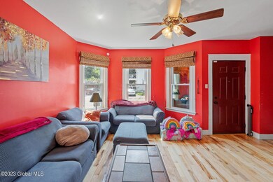 23-web-or-mls-15-marshall-ave