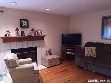 Living Room. Recessed lights.