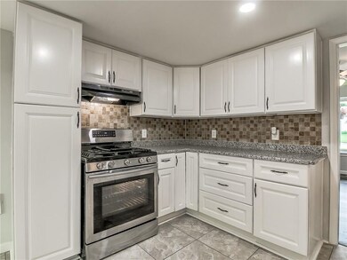 Kitchen - Completely updated to include trendy til