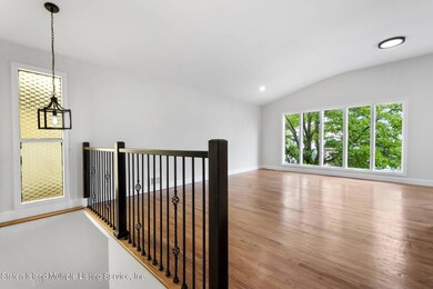 214 Bishop St, Staten Island, NY 10306 - photo 5