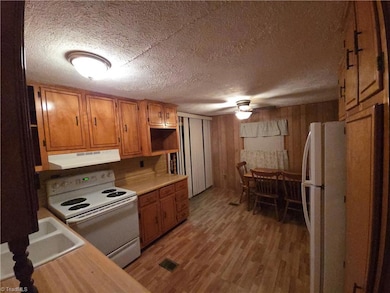 310 Kennon Rd, Ruffin, NC 27326 - photo 4