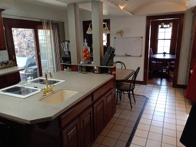 900 N Burford Ave, Watonga, OK 73772 - photo 4