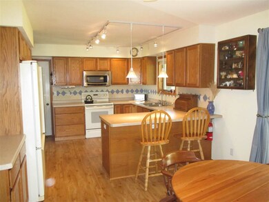 6060 Vroman Rd, Fitchburg, WI 53593 - photo 4