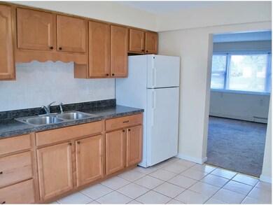 24119 W Hazelcrest Dr unit 100, Plainfield, IL 60544 - photo 2