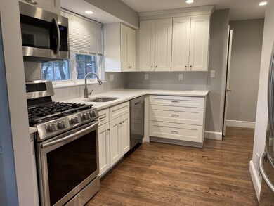 37 Linden St unit 18, Wellesley, MA 02482 - photo 3