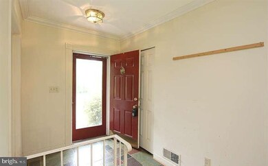 12225 Thoroughbred Rd, Herndon, VA 20171 - photo 5