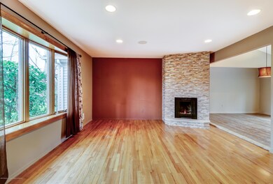 004_Family room