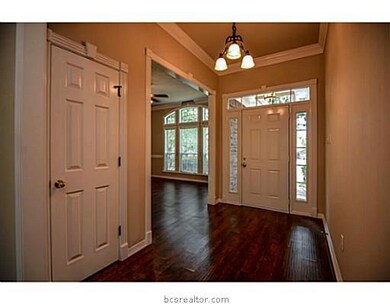 Entry/Foyer.
